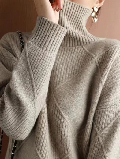 Women's Oversized Cashmere Sweater with 3D Diamond Pattern - Khaki