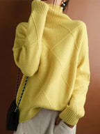 Women's Oversized Cashmere Sweater with 3D Diamond Pattern - Green