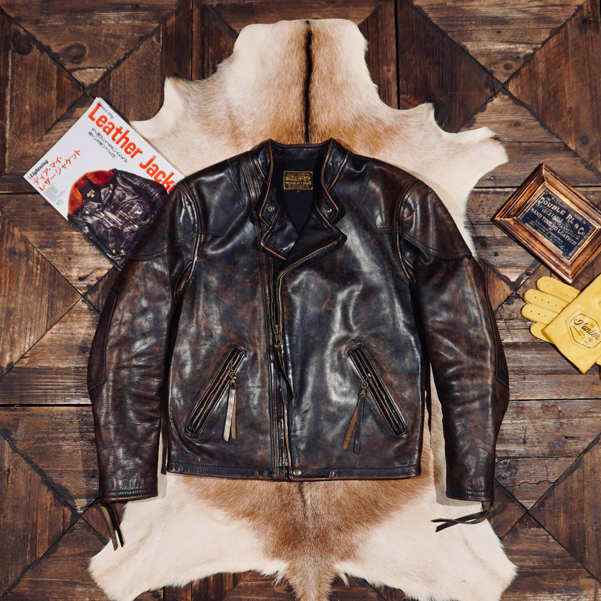 Men's Leather Jacket - M