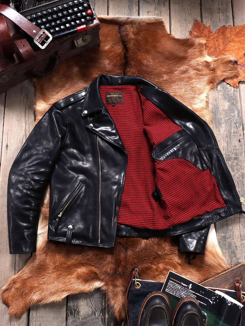 Men's Leather Jacket - M