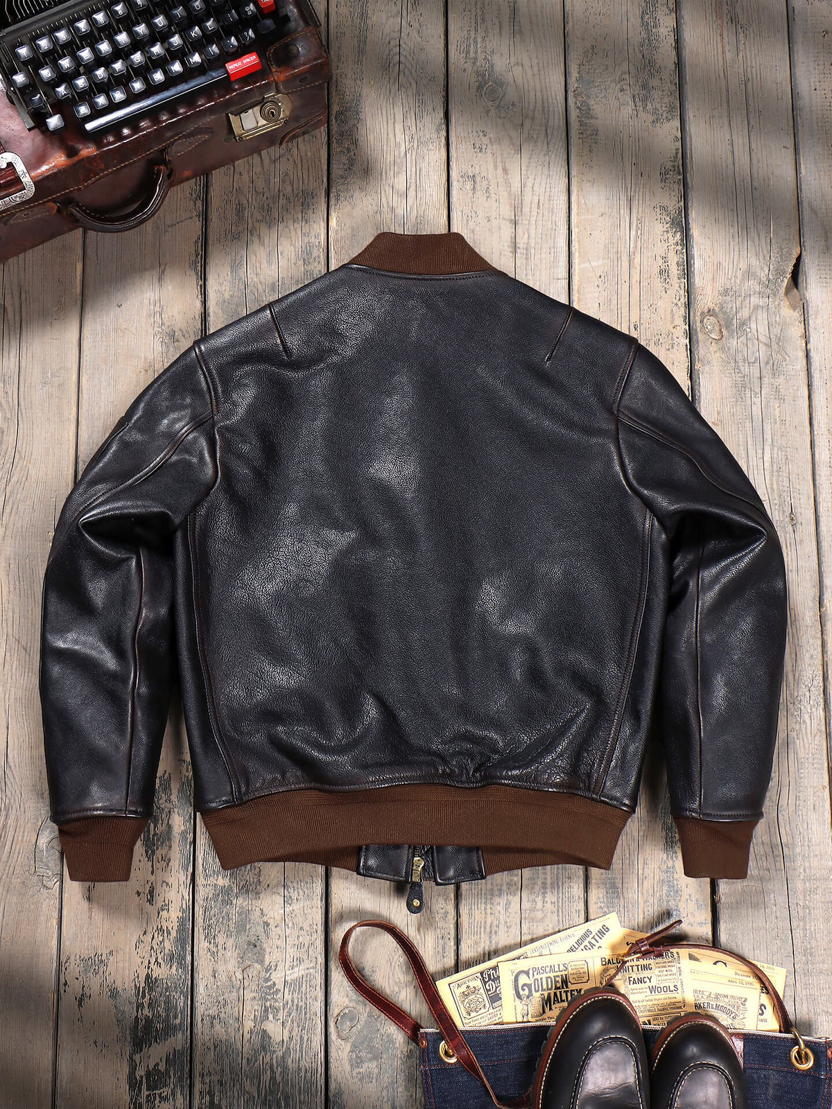 Men's Leather Jacket - L