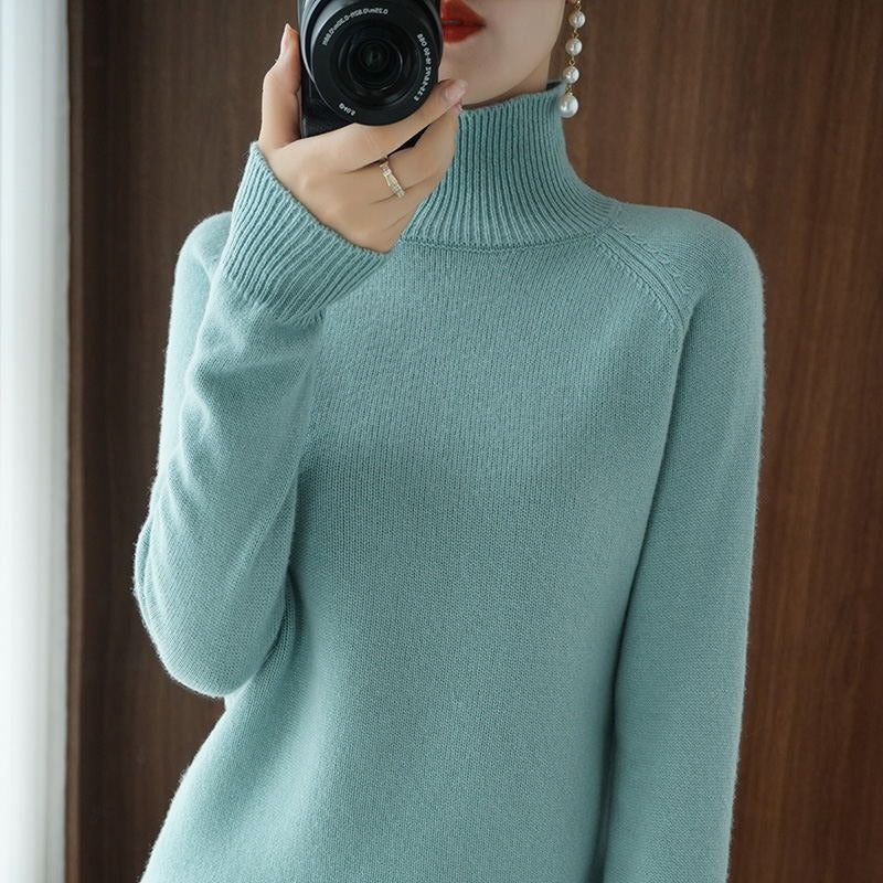 Women's Karolina Classic-cut turtleneck sweater - Light Blue