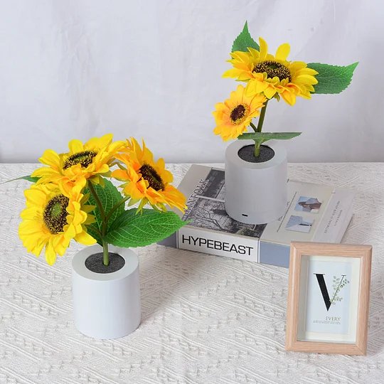 Sunflower Style LED Accent Lamp - Warm Decorative Light