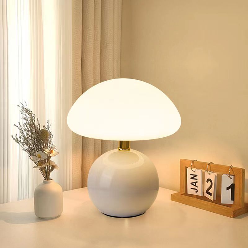 Minimalist Retro Mushroom Table Lamp - Warm Adjustable Light - White